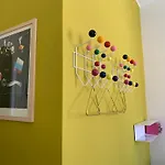 לינה וארוחת בוקר Art Lab 4*