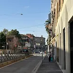 לינה וארוחת בוקר Art Lab 4*