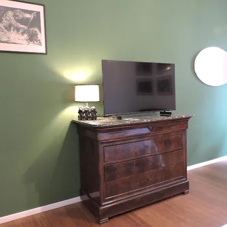 לינה וארוחת בוקר Art Lab 4*