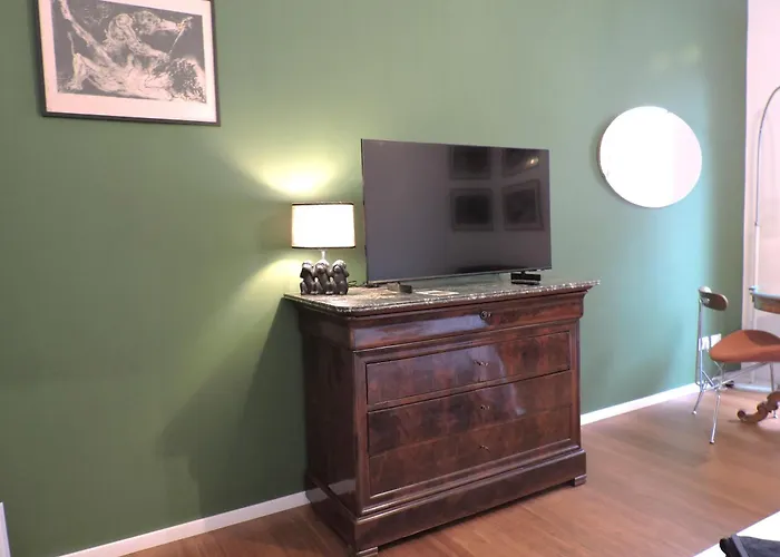 לינה וארוחת בוקר Art Lab 4*